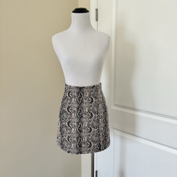 Free People Black Cream Jacquard Snake Animal Print Fall Winter Mini Skirt US 4 - Picture 4 of 14